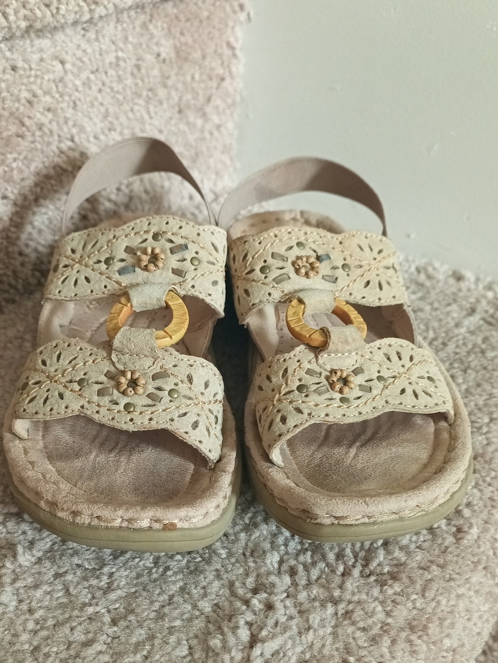 Earth Spirit Cream/Sand Cutout Sandals with Gold Ring Detail